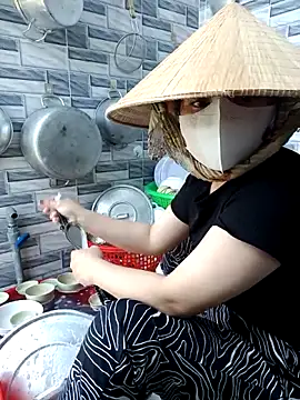 Snapshot of EnzxMoon02 chatting on March 2026 06:08:02 AM EnzxMoon02 online show from March 2026 06:08:02 AM