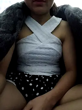 Snapshot of Vanvan68xx chatting on February 2026 09:53:01 PM Vanvan68xx online show from February 2026 09:53:01 PM