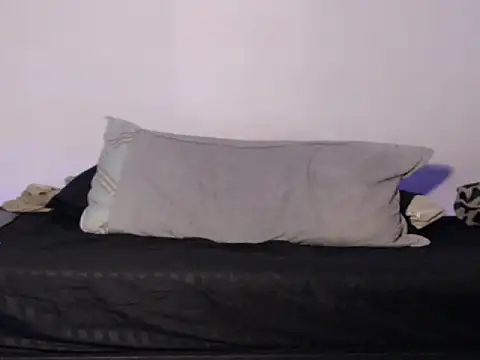 Snapshot of CherryH0ttie chatting on February 2026 04:17:01 PM CherryH0ttie online show from February 2026 04:17:01 PM