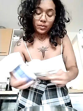 therealsun8 online show from April 2026 06:51:01 AM