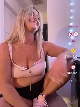 FoxyMillie online show from June 2026 12:45:01 AM