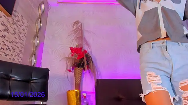 Snapshot of Tslut_Danii chatting on January 2026 02:43:02 PM Tslut Danii online show from January 2026 02:43:02 PM