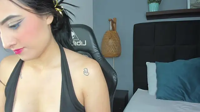 Snapshot of emma_hiltonn_ chatting on February 2026 02:16:01 AM emma hiltonn online show from February 2026 02:16:01 AM