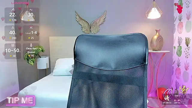 emma hiltonn  online show from June 2026 07:27:02 PM