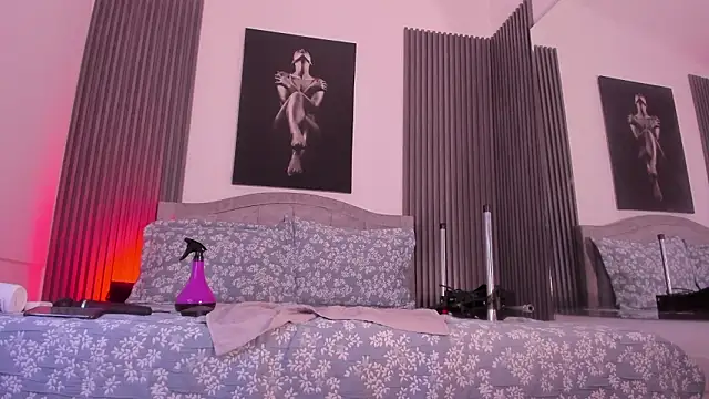 Naia-Nore online show from February 2026 11:39:01 PM