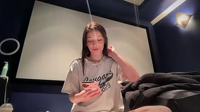 laurensmithhh online show from January 2026 08:01:02 PM