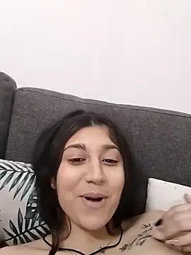 Snapshot of Roxanamadia chatting on February 2026 05:20:02 PM Roxanamadia online show from February 2026 05:20:02 PM