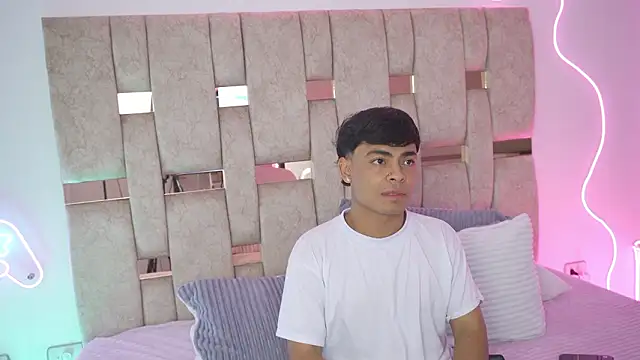 LiamJaxon online show from January 2026 03:34:02 AM