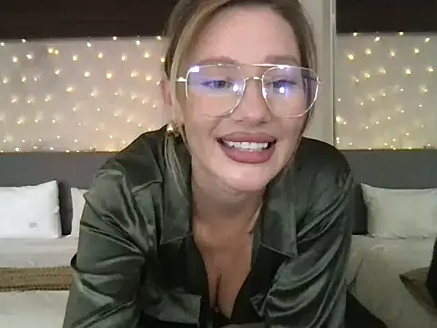 Stella muse online show from March 2026 04:05:01 AM