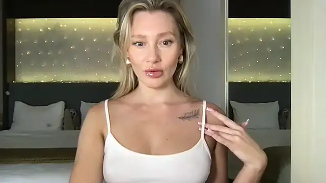 Snapshot of Stella_muse chatting on May 2026 04:10:01 AM Stella muse online show from May 2026 04:10:01 AM