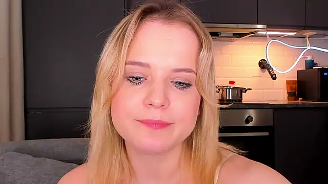 Snapshot of JessicaBeverly_ chatting on April 2026 01:41:02 PM JessicaBeverly online show from April 2026 01:41:02 PM