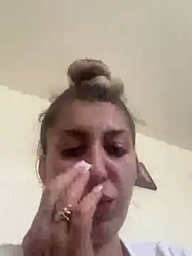 dalia0710 online show from April 2026 11:33:01 AM