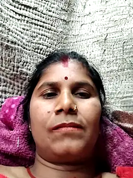 Hot di97 online show from February 2026 08:21:01 AM