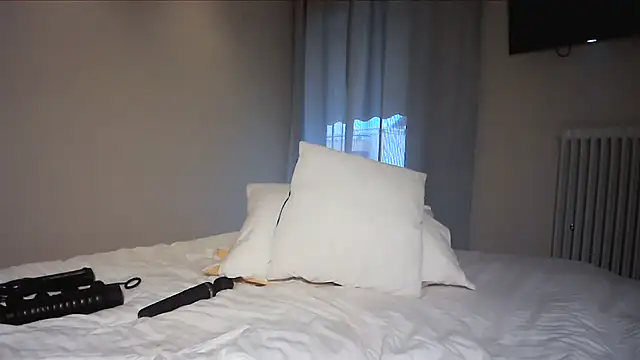 AlyssaFoxx  online show from April 2026 04:30:02 AM