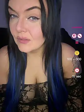 Snapshot of Miss_CurvesXXX chatting on April 2026 09:31:02 PM Miss CurvesXXX online show from April 2026 09:31:02 PM