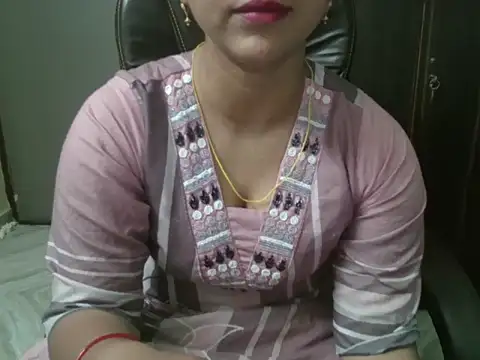 Snapshot of Adaa7 chatting on May 2026 05:20:02 PM Adaa7 online show from May 2026 05:20:02 PM
