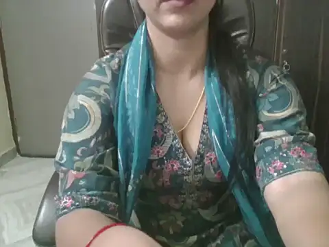 Snapshot of Adaa7 chatting on May 2026 05:31:02 PM Adaa7 online show from May 2026 05:31:02 PM