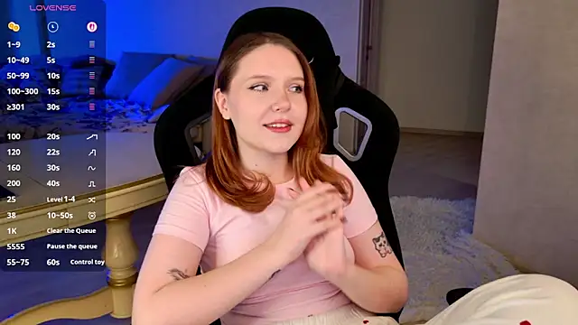 YouHoldMe online show from March 2026 06:15:01 PM