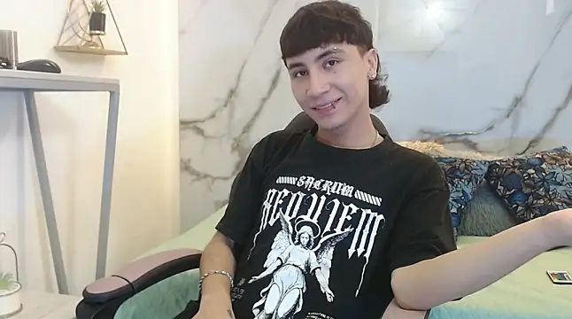 XanderGrey8 online show from April 2026 07:22:01 PM