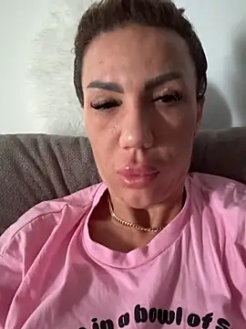 Missolevelvet online show from April 2026 07:45:01 AM