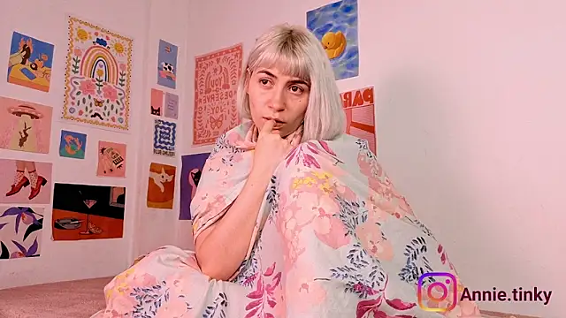 annieTinky0 online show from February 2026 12:30:02 AM