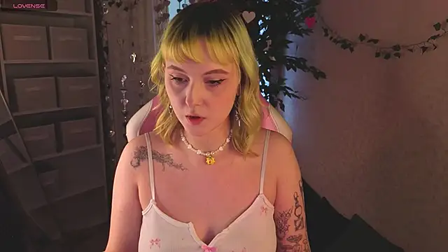 Roziett Belle online show from March 2026 09:26:01 AM