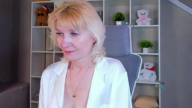 Julie Lucas online show from April 2026 06:19:01 AM