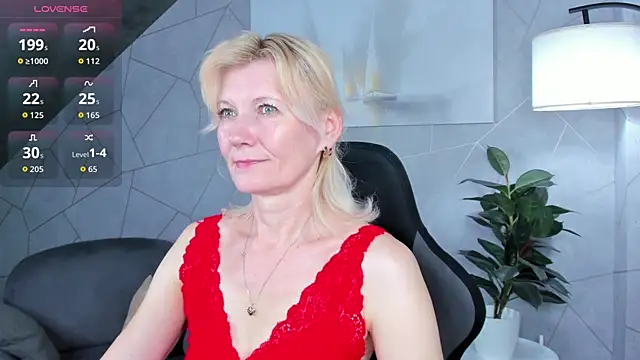 Snapshot of Julie_Lucas chatting on June 2026 12:00:01 AM Julie Lucas online show from June 2026 12:00:01 AM