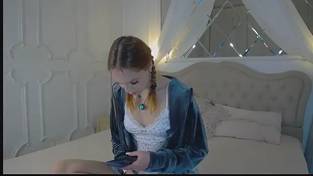 Snapshot of AvaLarson chatting on February 2026 01:17:01 PM AvaLarson online show from February 2026 01:17:01 PM