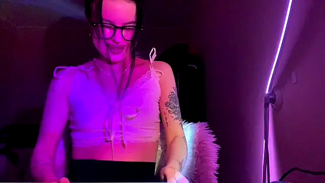 Snapshot of AkilahMilke chatting on January 2026 07:52:02 PM AkilahMilke online show from January 2026 07:52:02 PM