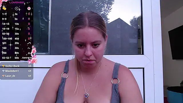 Snapshot of Mia_lou05 chatting on July 2026 07:49:02 PM Mia lou05 online show from July 2026 07:49:02 PM