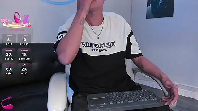 Snapshot of Liam9_ chatting on January 2026 02:39:02 AM Liam9 online show from January 2026 02:39:02 AM