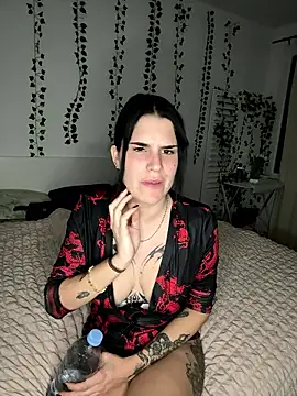 Snapshot of julieeeeee75 chatting on January 2026 12:16:02 AM julieeeeee75 online show from January 2026 12:16:02 AM