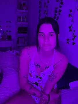 Snapshot of julieeeeee75 chatting on January 2026 09:52:02 PM julieeeeee75 online show from January 2026 09:52:02 PM