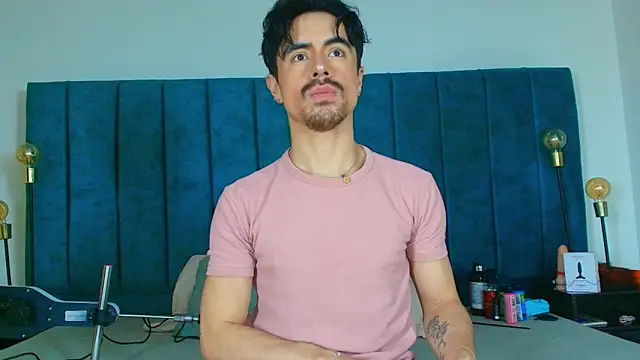 Ethan Briggs  online show from March 2026 03:39:01 AM