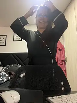 Pretty  Milf online show from May 2026 07:48:02 PM