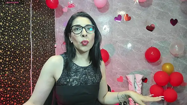 adellelennoxx online show from February 2026 08:44:02 AM