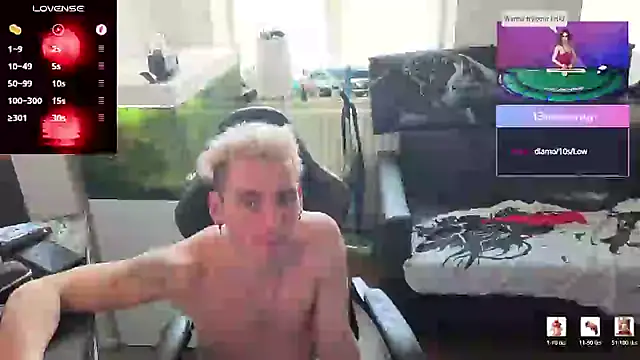 Snapshot of Rayzel_White chatting on May 2026 02:45:01 PM Rayzel White online show from May 2026 02:45:01 PM