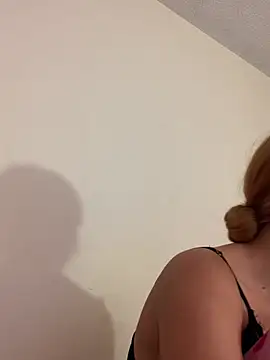 Snapshot of ivy-777 chatting on June 2026 12:49:01 AM ivy-777 online show from June 2026 12:49:01 AM
