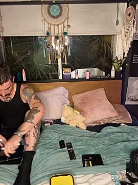 bondedbyskin online show from February 2026 01:34:01 PM