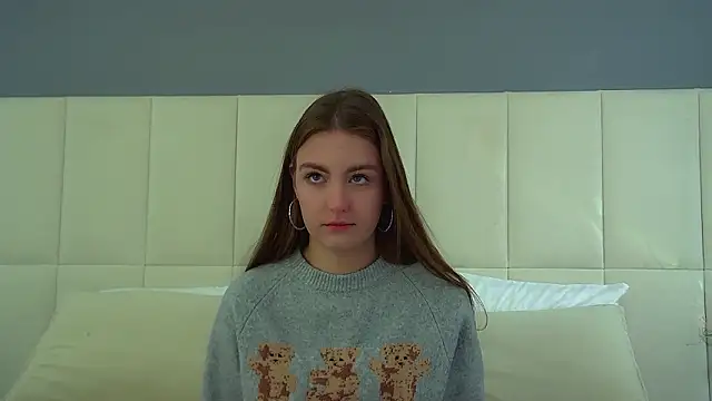 Snapshot of SofiaSarvain chatting on February 2026 06:30:02 AM SofiaSarvain online show from February 2026 06:30:02 AM