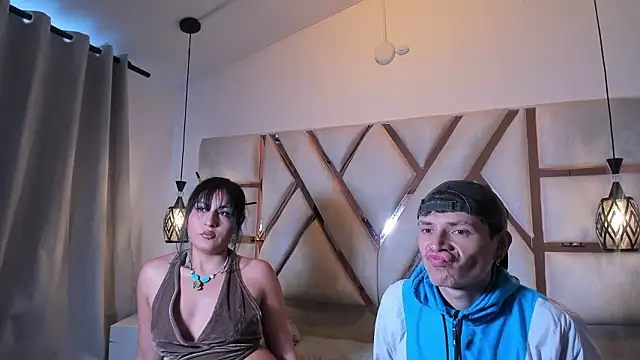 miaanddemian online show from January 2026 12:20:02 PM