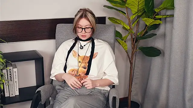 Snapshot of LeoneRone chatting on January 2026 08:42:02 AM LeoneRone online show from January 2026 08:42:02 AM