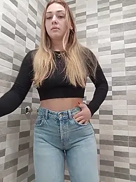 Snapshot of OrianaNorth chatting on April 2026 06:36:01 AM OrianaNorth online show from April 2026 06:36:01 AM