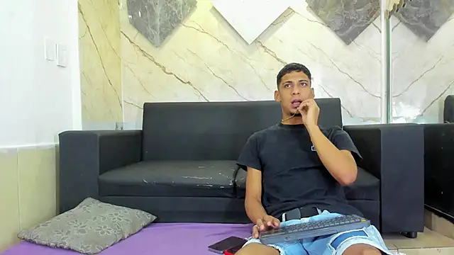 ALEX KEITH26 online show from February 2026 12:15:01 PM