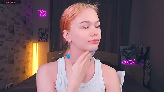 OwlLynn online show from February 2026 08:15:02 AM