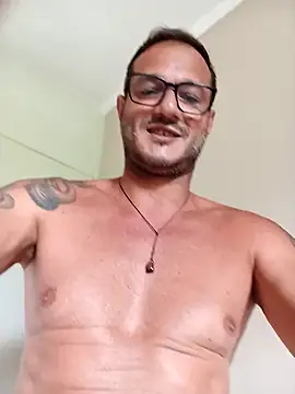 Snapshot of tio-roludo chatting on January 2026 01:37:02 PM tio-roludo online show from January 2026 01:37:02 PM