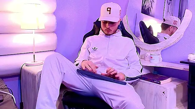 Salvattore Muller online show from February 2026 07:50:02 PM