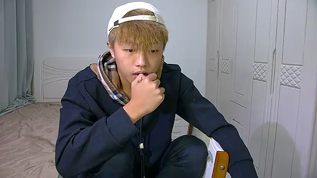 Chocolates-001 online show from February 2026 10:27:01 AM