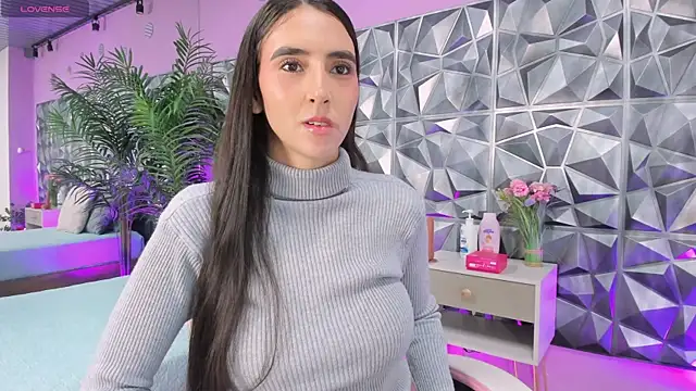 Itzel Geneva online show from May 2026 01:29:01 PM